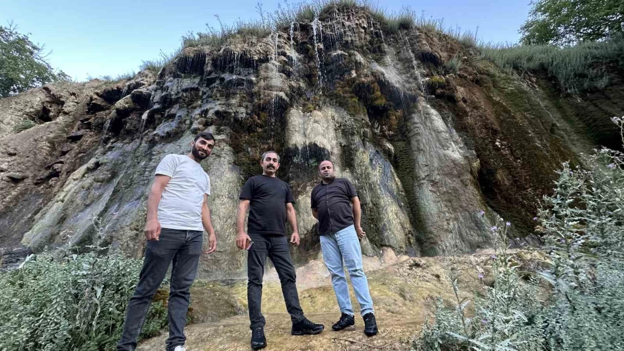 Doski Vadisi'ndeki �elale do�aseverlerin yeni u�rak yeri