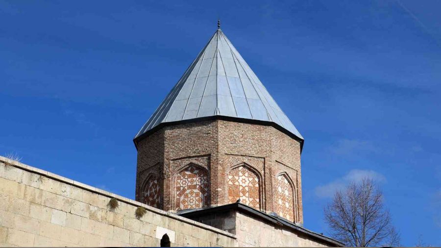 D�nya'n�n en eski hastanelerinden biri Sivas'ta
