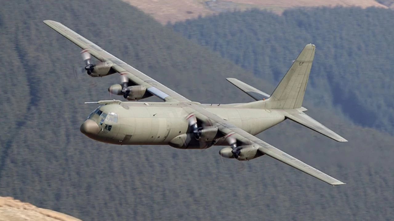 Den kargo uamz Lockheed C-130 Hercules'in zellikleri