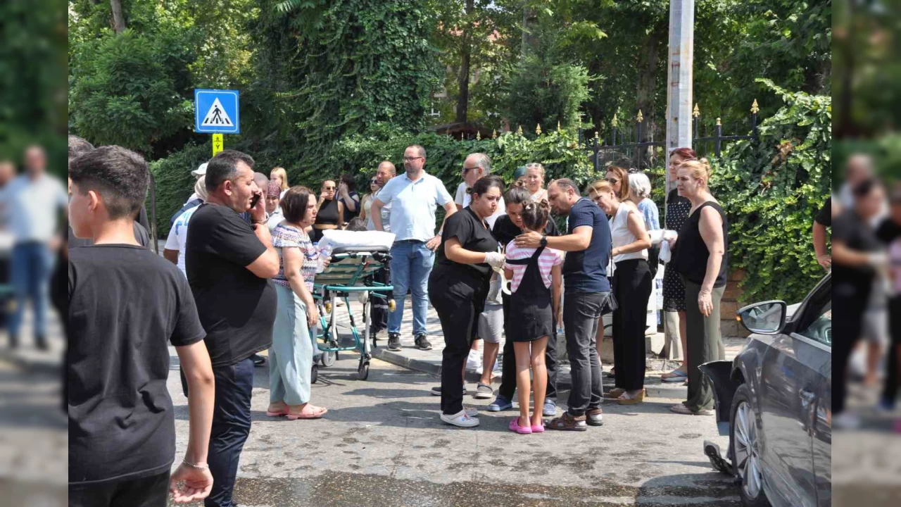 Edirne'de iki otomobil �arp��t�: 2'si �ocuk 5 yaral�