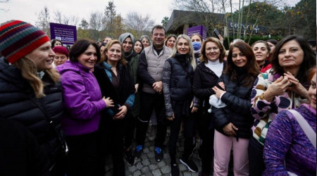 Ekrem mamolu kadnlarla yrd