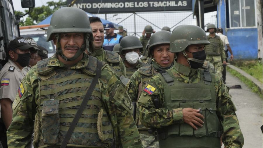 Ekvador'da cezaevinde isyan: 13 �l� 2 yaral�