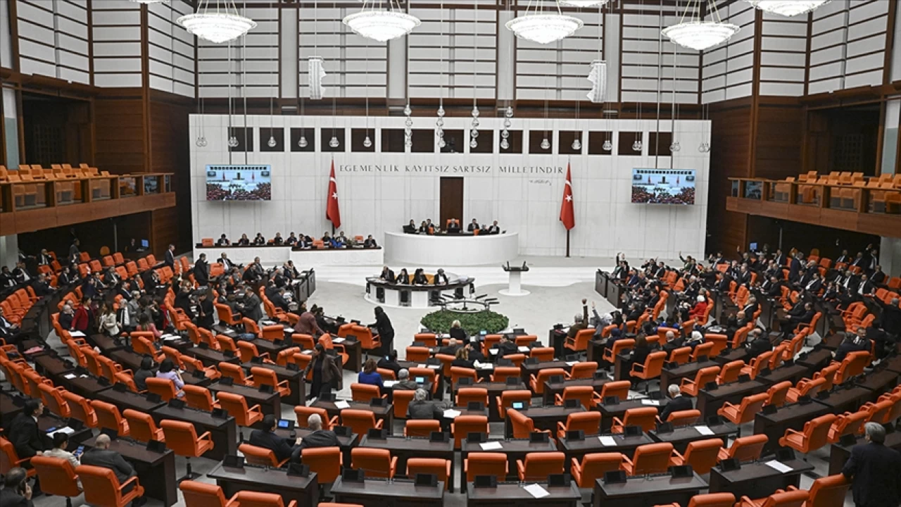Emekli maaşlarına yönelik düzenleme TBMM'de kabul edildi