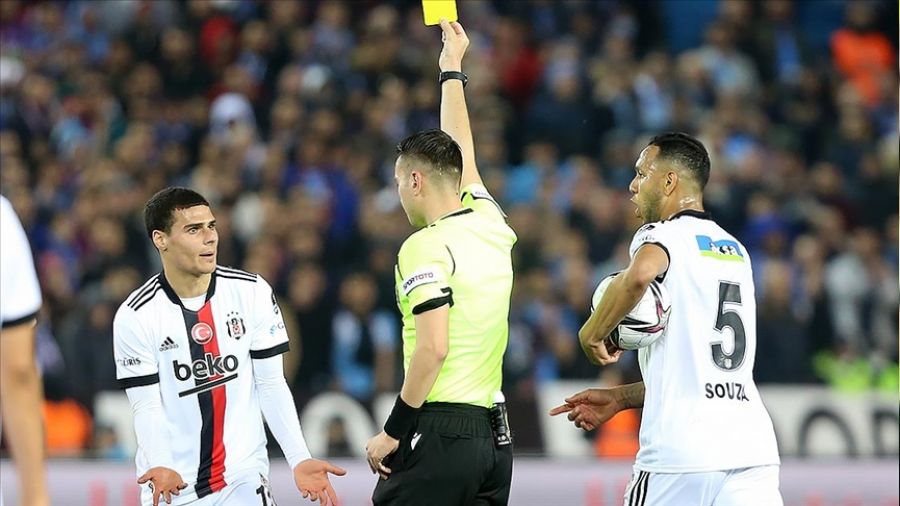 En fazla kart Beşiktaş'a çıktı