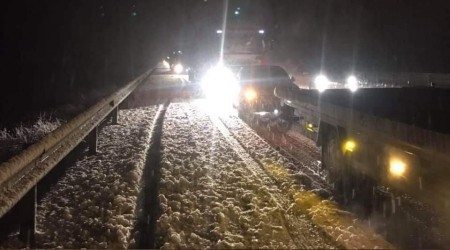 En kritik yolu kar tıkadı