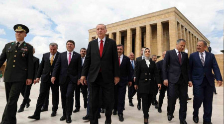 Erdoğan ve bakanlar Anıtkabir'i ziyaret etti