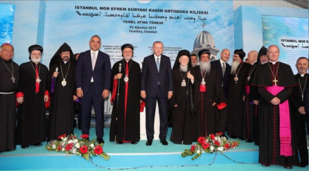 Erdoan'n temelini att kilise alyor