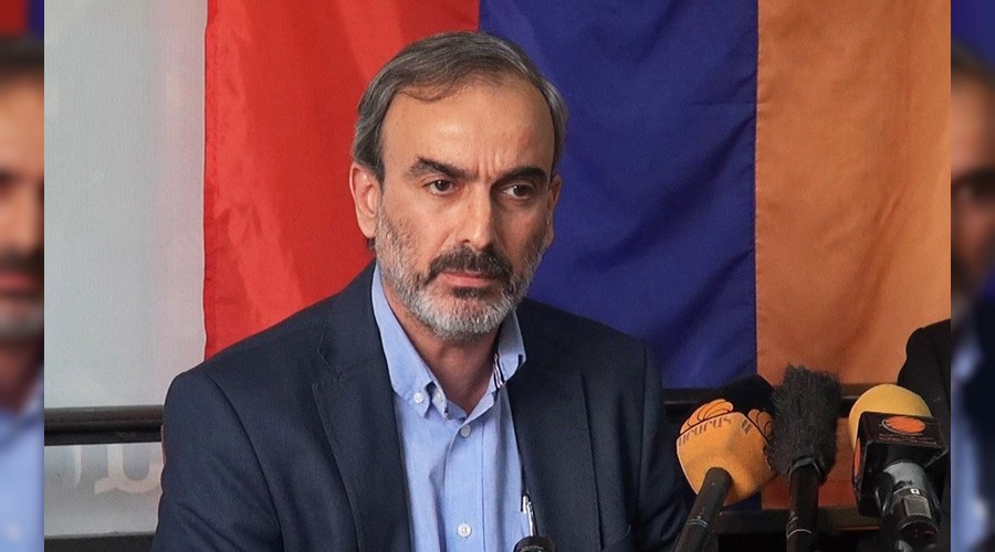 Ermenistan'a en sert eleştiri içeriden geldi