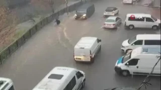 Esenyurt'ta suya kap�lan kad�n b�yle s�r�klendi