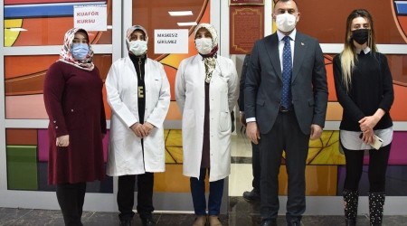 Ev hanımları kurslarla meslek sahibi oluyor