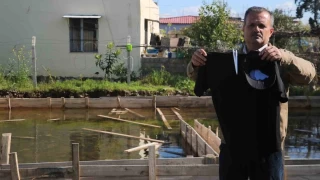 Ev sahibi olacaktı, bir tişört ve bir şapka sahibi oldu!