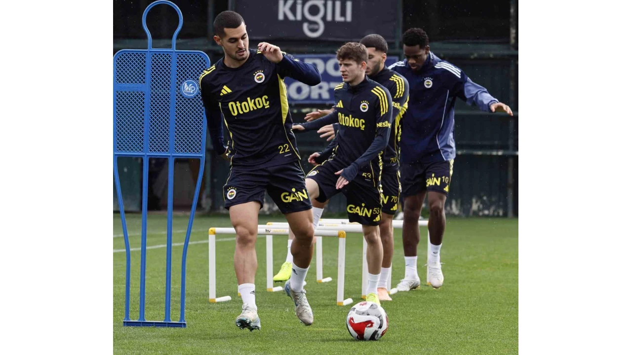Fenerbah�e, Konyaspor ma��n�n haz�rl�klar�na ba�lad�