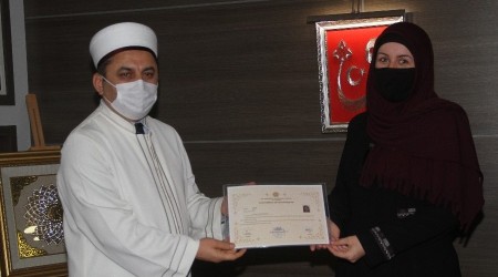 Fethiye'de Müslüman olan İngiliz 'Elif' adını aldı
