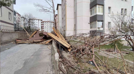 Fırtına Kayseri'yi de vurdu