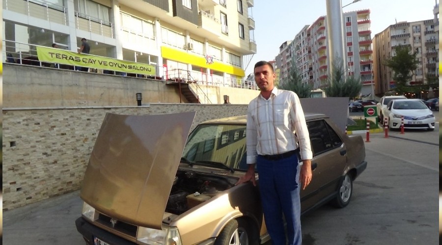 Fizik m�hendisi, arabas�n� suyla �al��t�ran cihaz yapt�