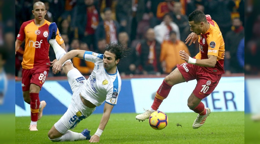 Forvetsiz Galatasaray'dan 6 gol