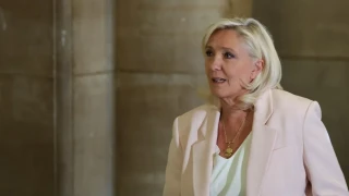 Fransa'da Ulusal Birlik partisinin lideri Marine Le Pen, Türkiye’ye yönelik desteğin, üyelik öncesi politikaların ve kalkınma programlarının sona erdirilmesini istedi