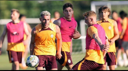 Futbolcular sıcaktan bunaldı