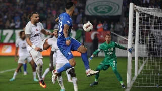 Galatasaray 10'da 10 peşinde