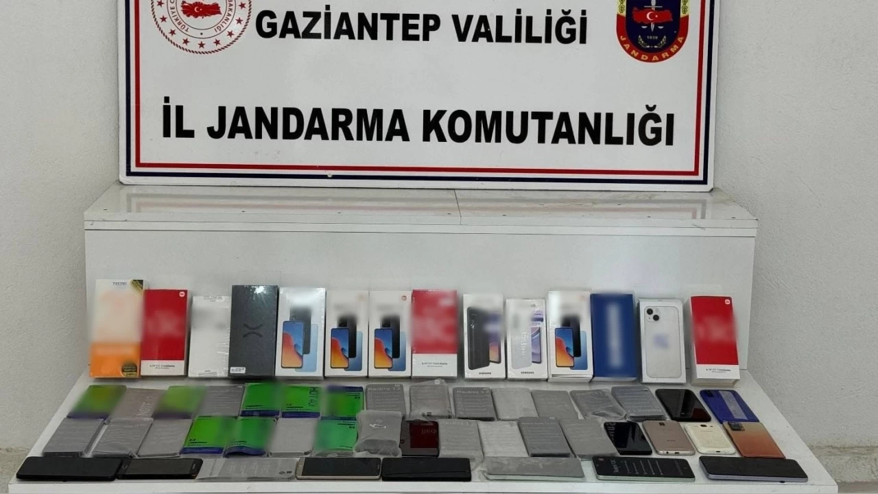 Gaziantep'te 1 milyon TL deerinde kaak telefon ele geirildi