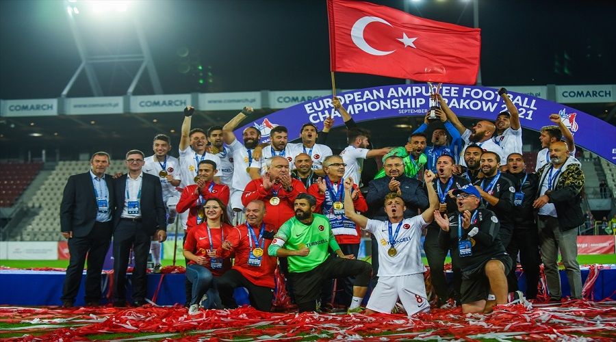Gaziler g�n�nde kupay� ald�lar,  'Bizi havaalan�nda kar��lay�n' dediler