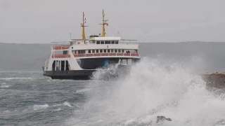 Gökçeada ve Bozcaada feribot seferleri iptal edildi