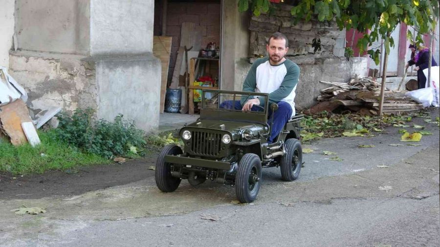 G�ren bir daha d�n�p bak�yor