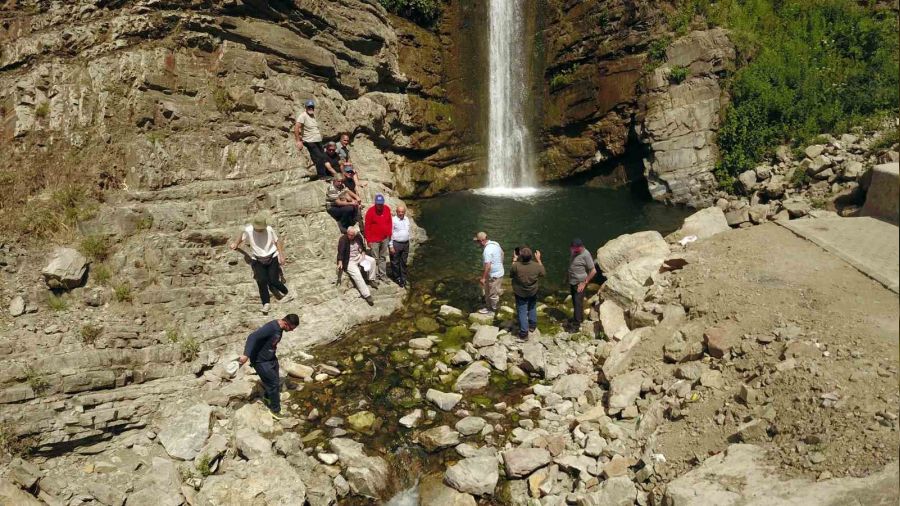 G�m��kanat �elalesi e�siz manzaras�yla ilgi �ekiyor