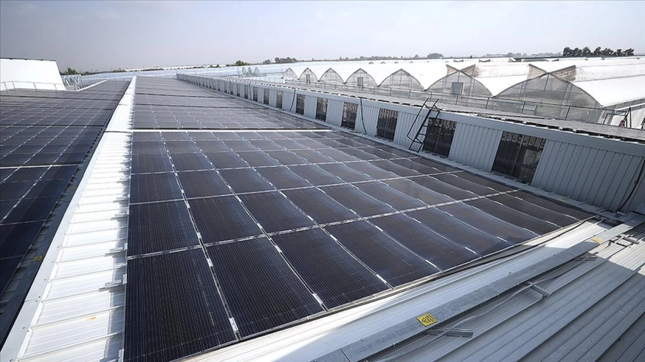 Güneş enerjisinin birçok avantajı vardır 
