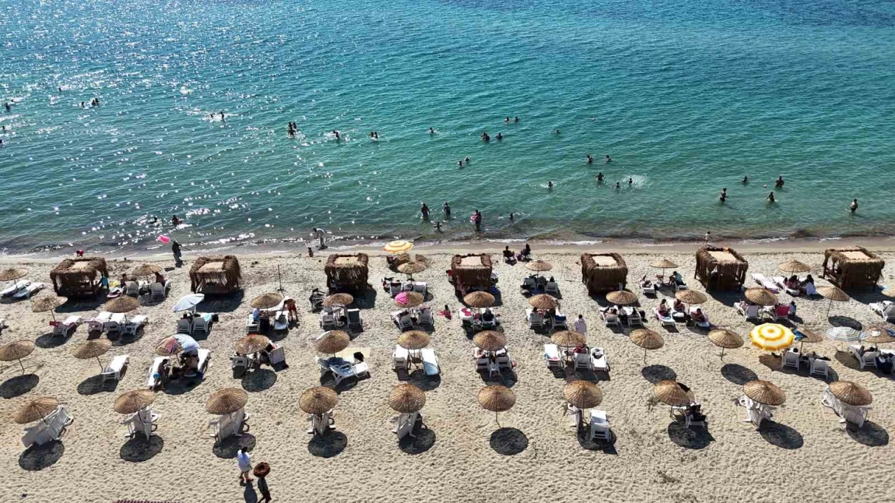 Gurbetçiler, Bulgar ve Yunan tatilciler Saros'ta tatil yapıyor
