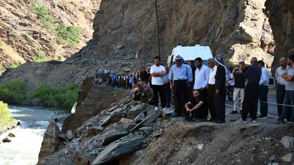Habur �ay�'nda kaybolan gen� i�in ekipler seferber oldu