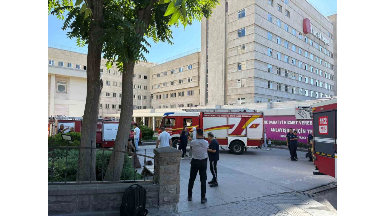 Hacettepe �niversitesi Hastanesi'nde yang�n pani�i