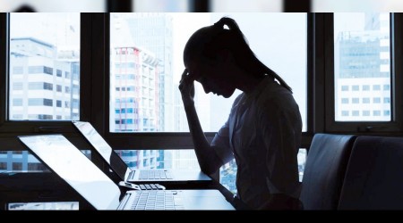 Her 3 gençten 1'i internette tacize uğruyor