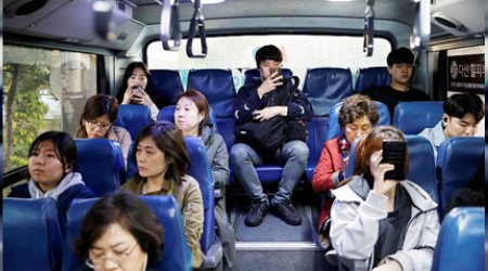 Her 4 gençten 1'i telefon bağımlısı