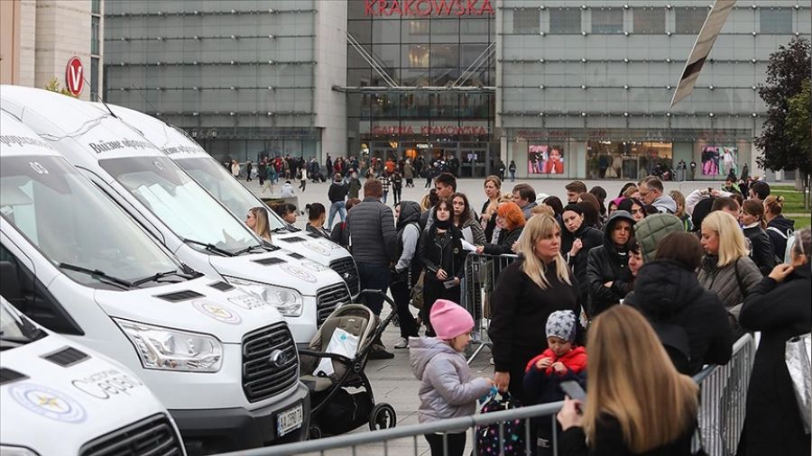 Her 5 Ukraynal�dan biri Polonya'ya geldi