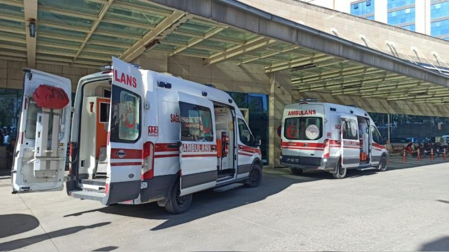 �ki grup aras�nda kavga can ald�