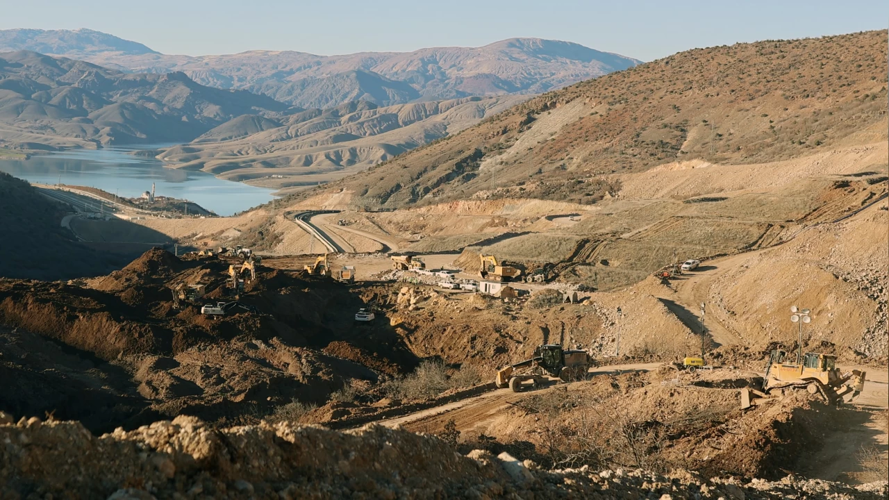 �li�'te 9 i��i hala toprak alt�nda 