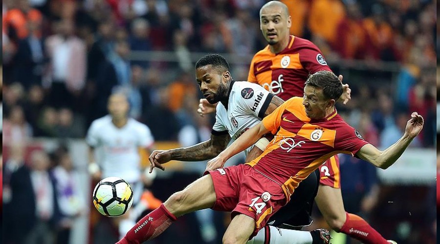lk gol atan kazanyor