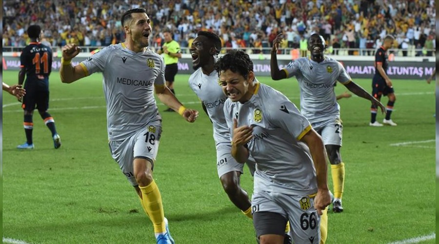 �lk ma�larda y�z� g�l�yor