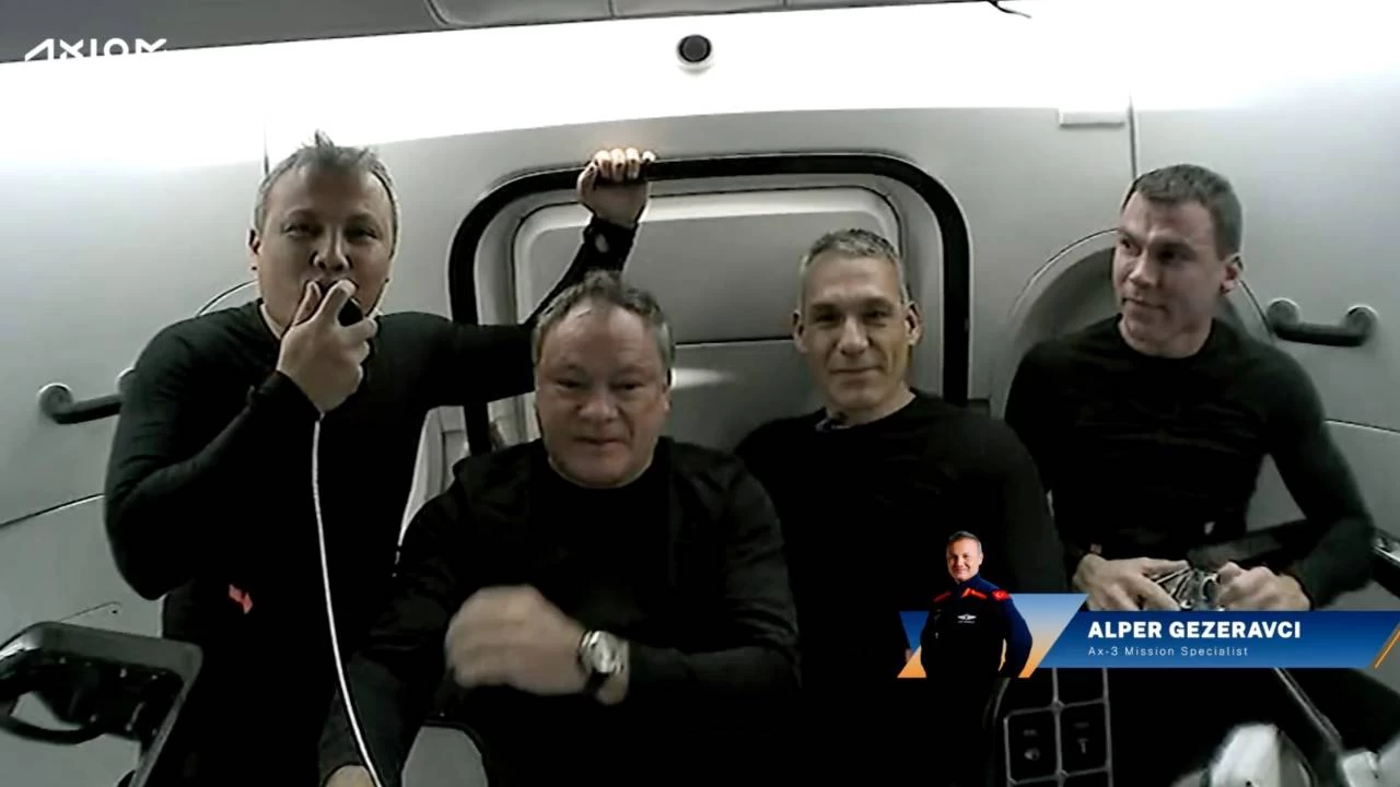 lk Trk astronot Alper Gezeravc'nn uzaydaki ilk sz "stikbal gklerdedir" oldu