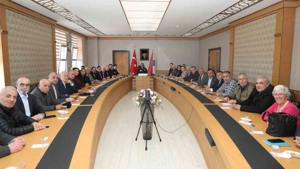 �lkad�m muhtarlar�yla g�venlik toplant�s�