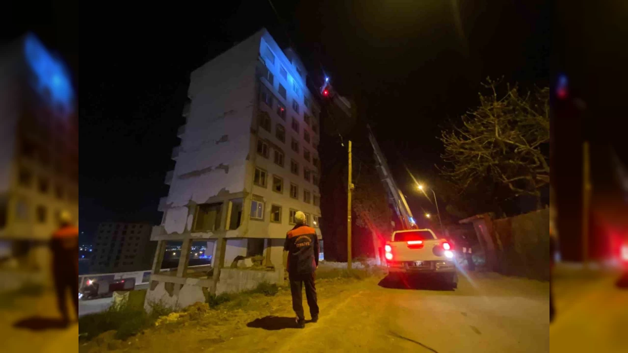 İntihar etmek üzereyken bayılan şahsı polis ve itfaiye kurtardı