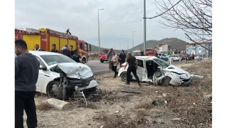 Isparta'da trafik kazasında 2 kişi öldü, 3 kişi yaralandı