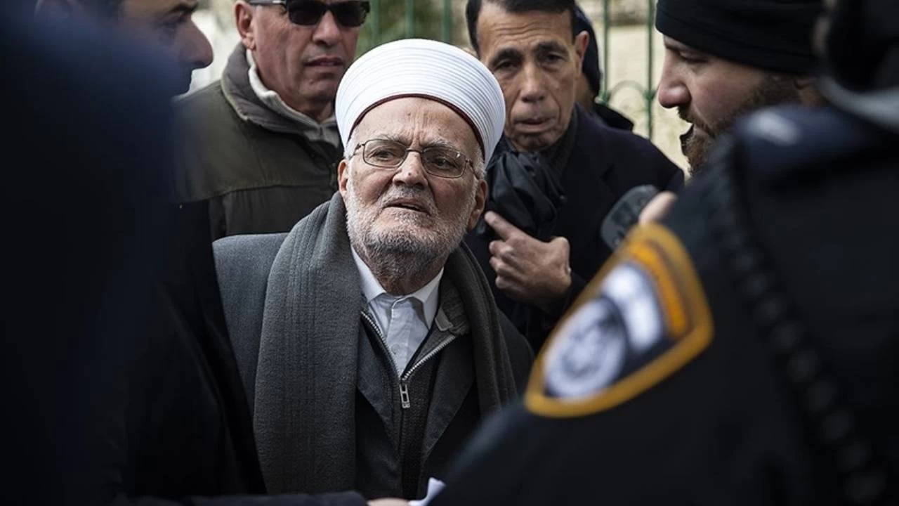 İsrail, ifadeye çağırdığı Mescid-i Aksa imamına basına konuşma yasağı getirdi