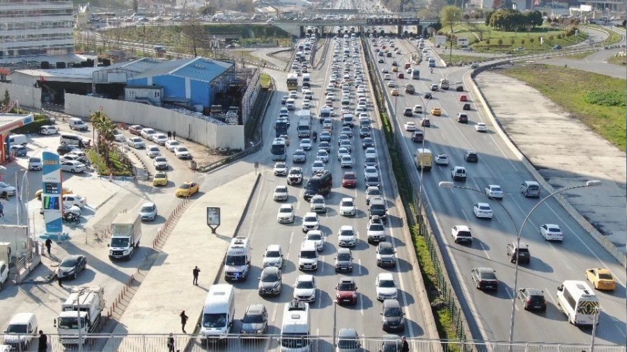 stanbul'da cuma trafii youn
