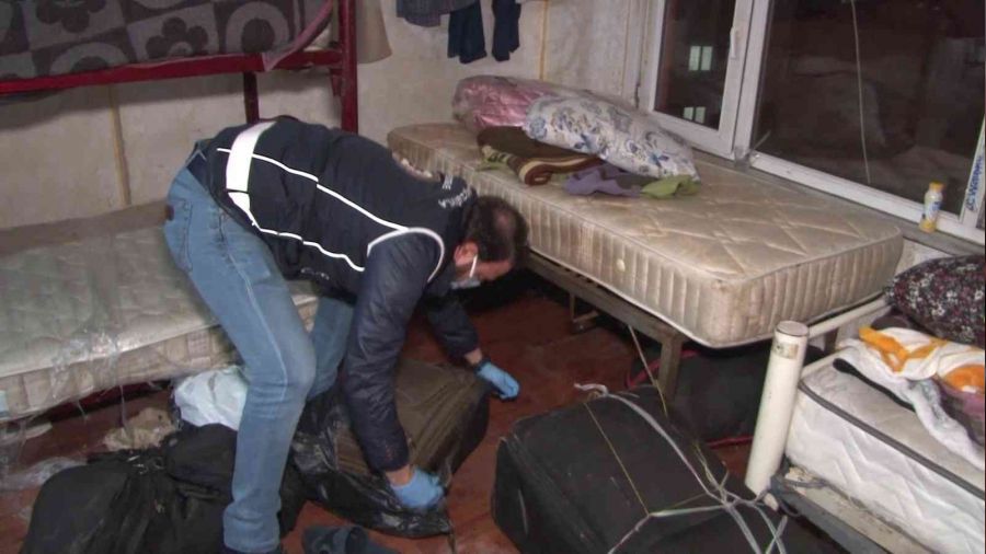 �stanbul'da d�zensiz g��menlere y�nelik operasyon