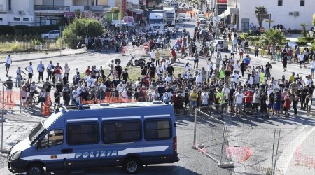 İtalya'da karantinaya isyan