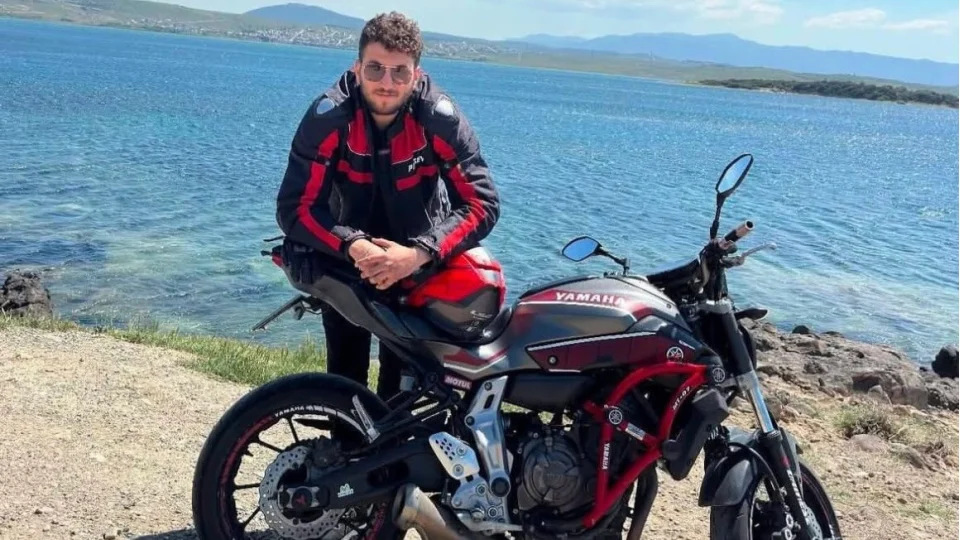 İzmir'de genç motosiklet eğitmeni kazada hayatını kaybetti