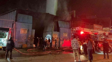 İzmir'de geri dönüşüm atölyesinde yangın