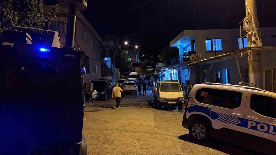 İzmir'de 'güvercin' kavgası: 3'ü çocuk, 13 yaralı